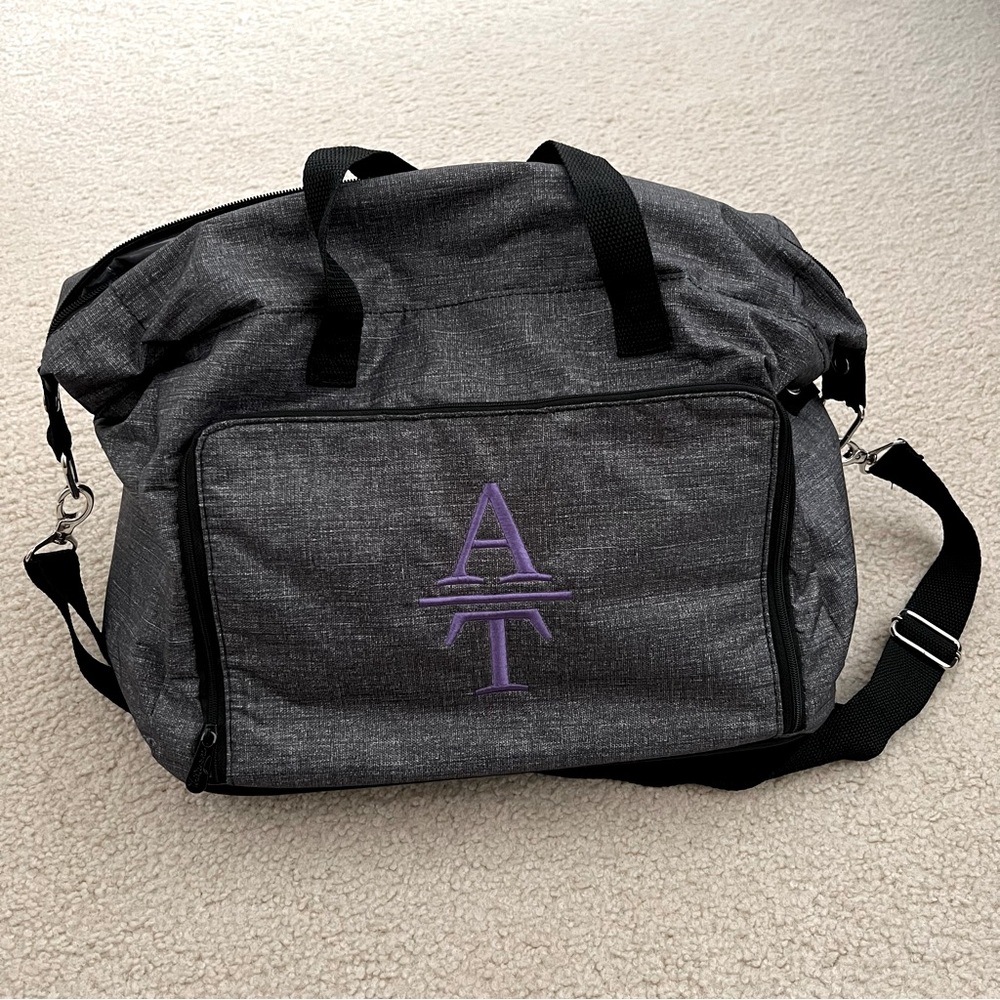 Thirty-One Essentials Carry All